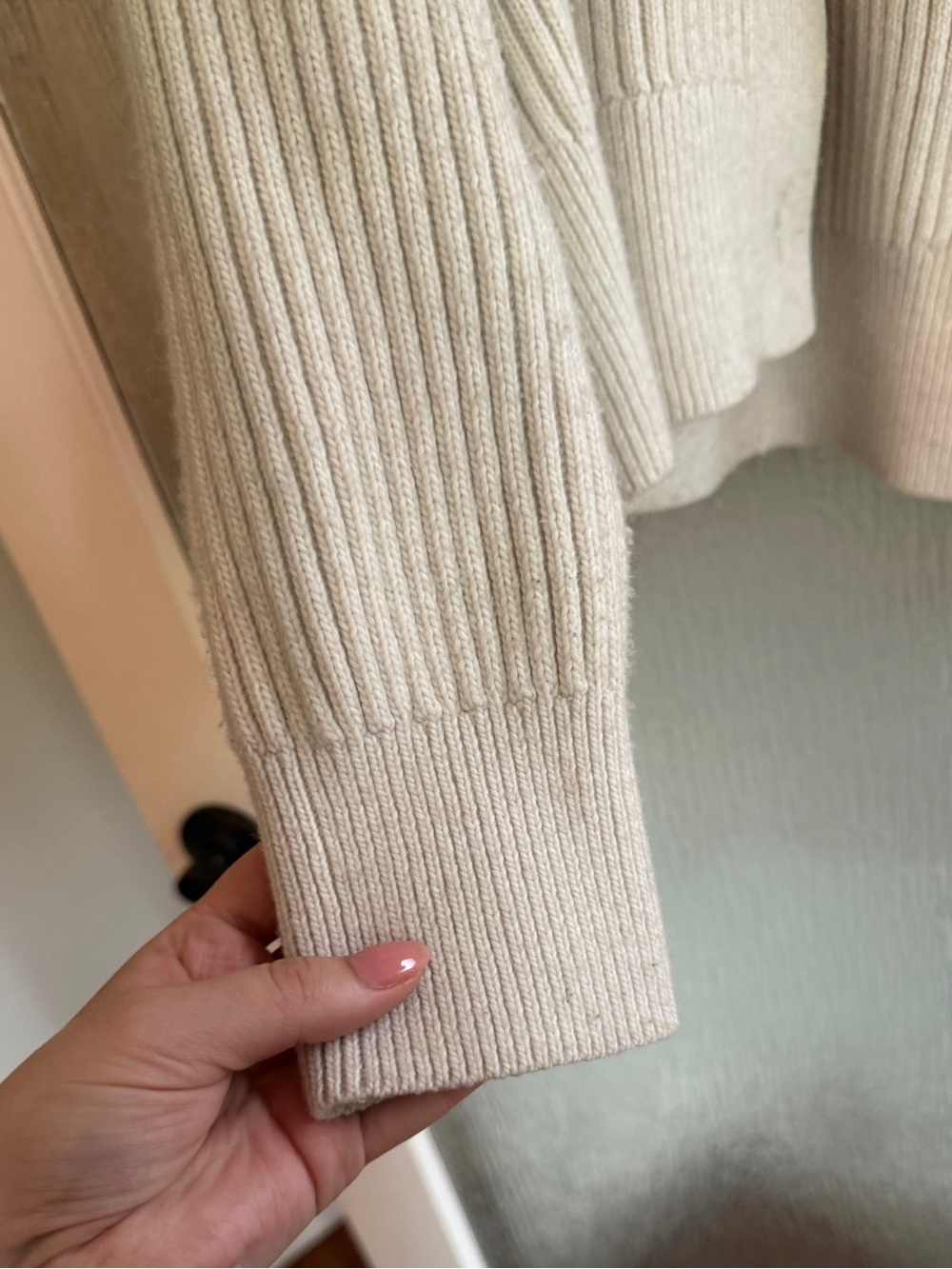 H&M Women’s Cream Ribbed Button-Front Cardigan Sweater - Picture 6 of 9